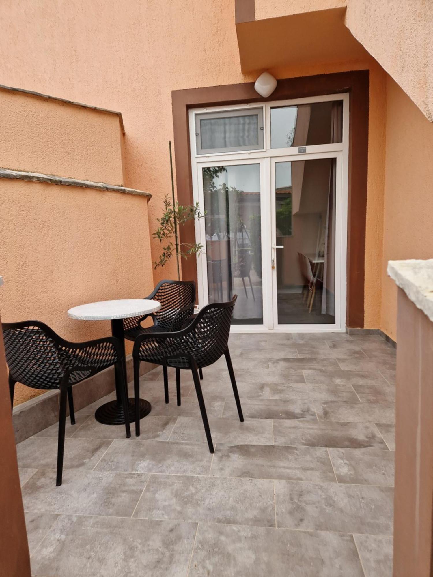 Aurelia Apartments, Vir Esterno foto